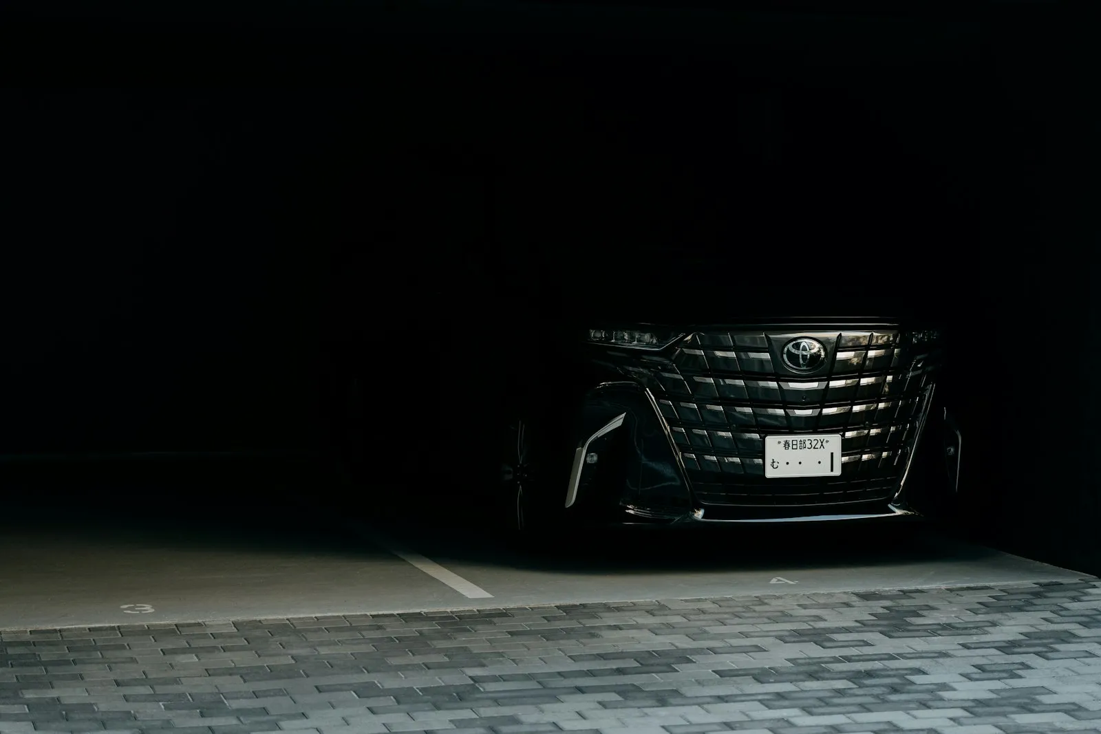Toyota Alphard · 全车隔音 + 三分频升级 — 第 1 / 3 张
